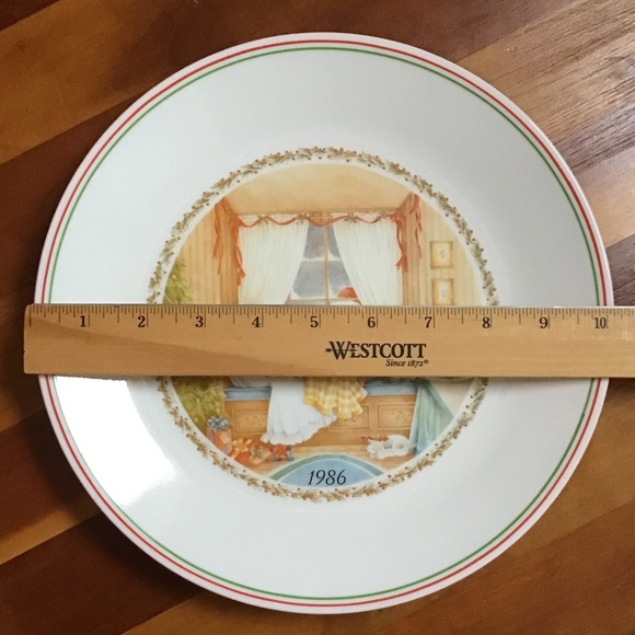 Corelle Vintage Christmas Plate Limited Edition 1986 - Picture 4 of 7